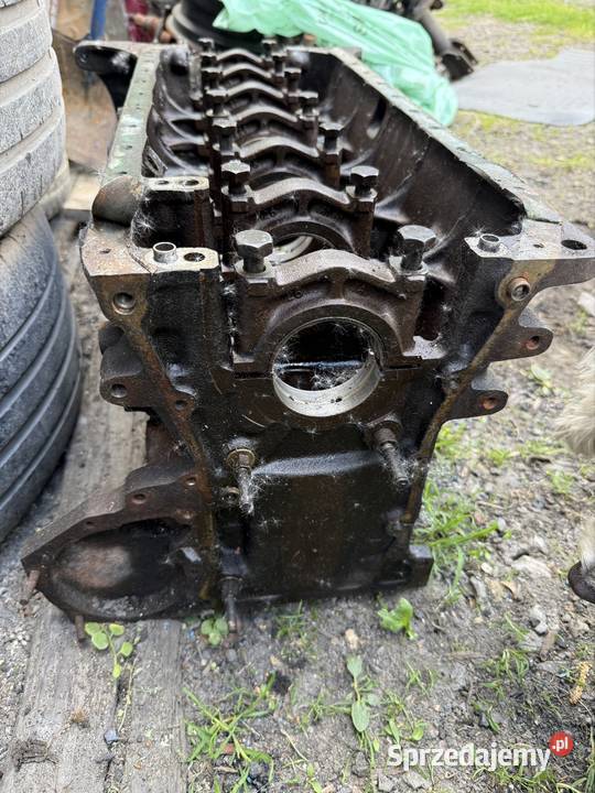Blok silnika BMW E3 E9 E23 E24 M30 OE 1270002 Mszana