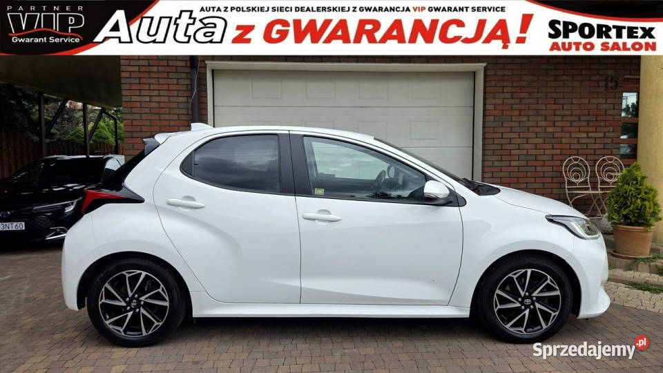 Toyota Yaris 15 Hybrid 116 COMPORT Salon I światła przeciwmgielne Yaris Aleksandrów Łódzki