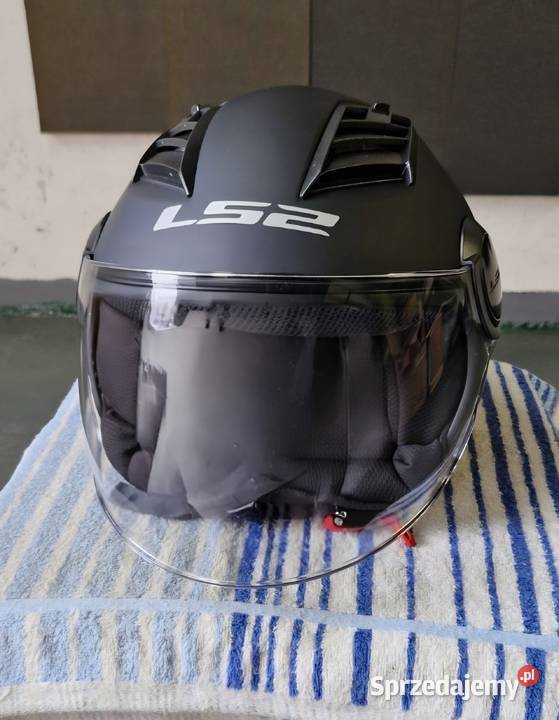 Kask uniwersalny czarny matowy sprzedam Toruń sprzedam