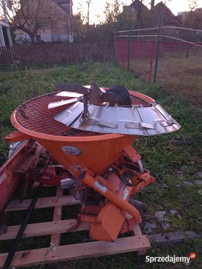rozrzutnik piasku soli posypywarka piasku Brzesko