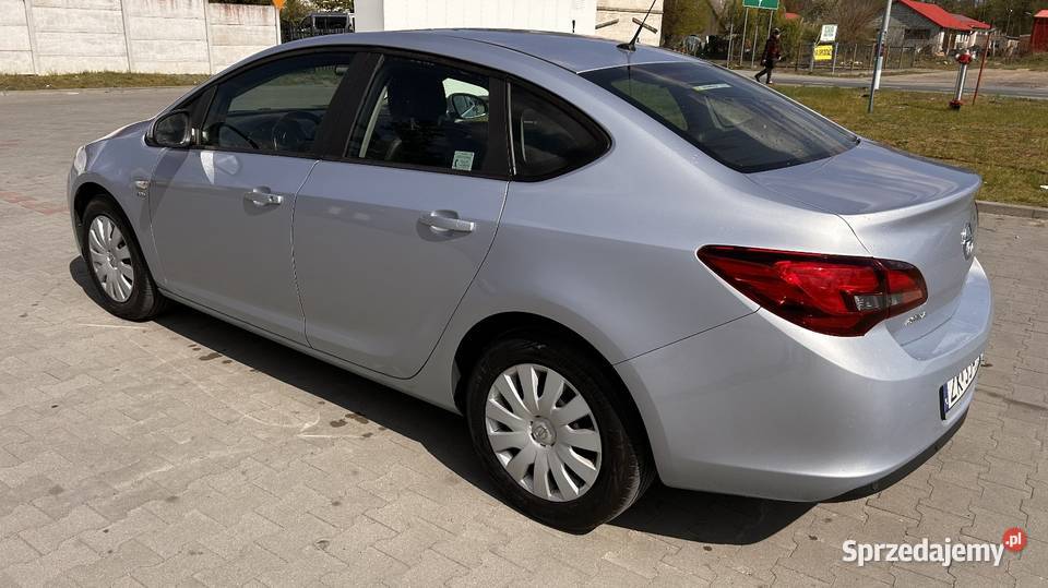 Opel Astra J 16 ecotec manualna Karlino
