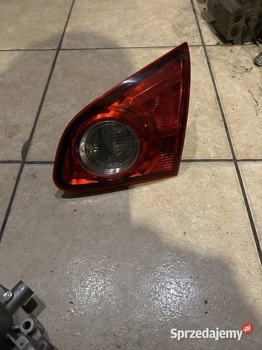 Lampa prawy tył w klapę Nissan qashqai j10 sprzedam