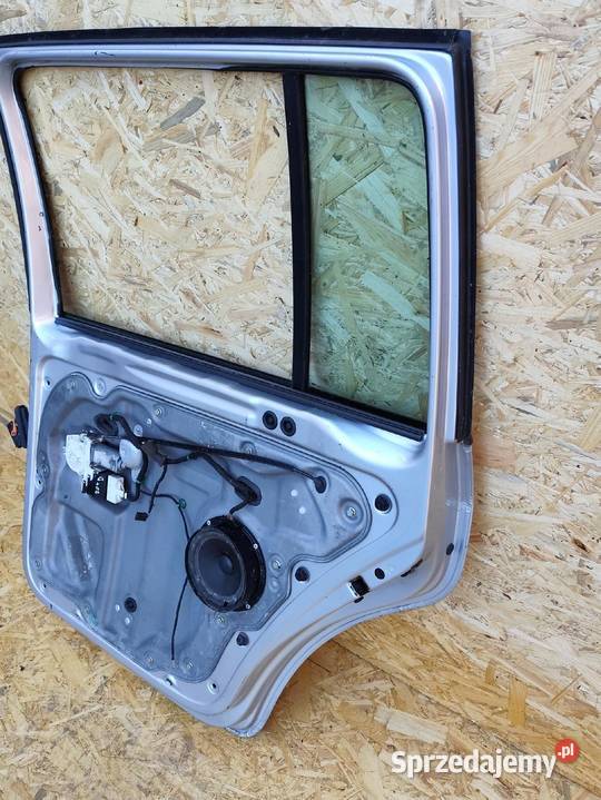 VW TOURAN I 0307r DRZWI LEWY TYŁ TYLNE SZYBA wielkopolskie Przemęt
