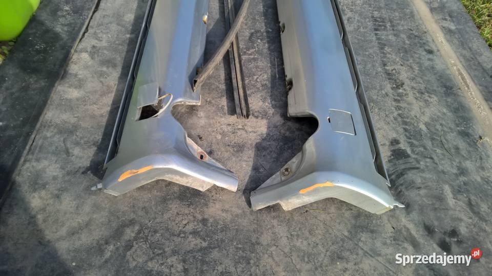 Listwy na progi zaślepki lewarka Mercedes W124 Karoseria sprzedam