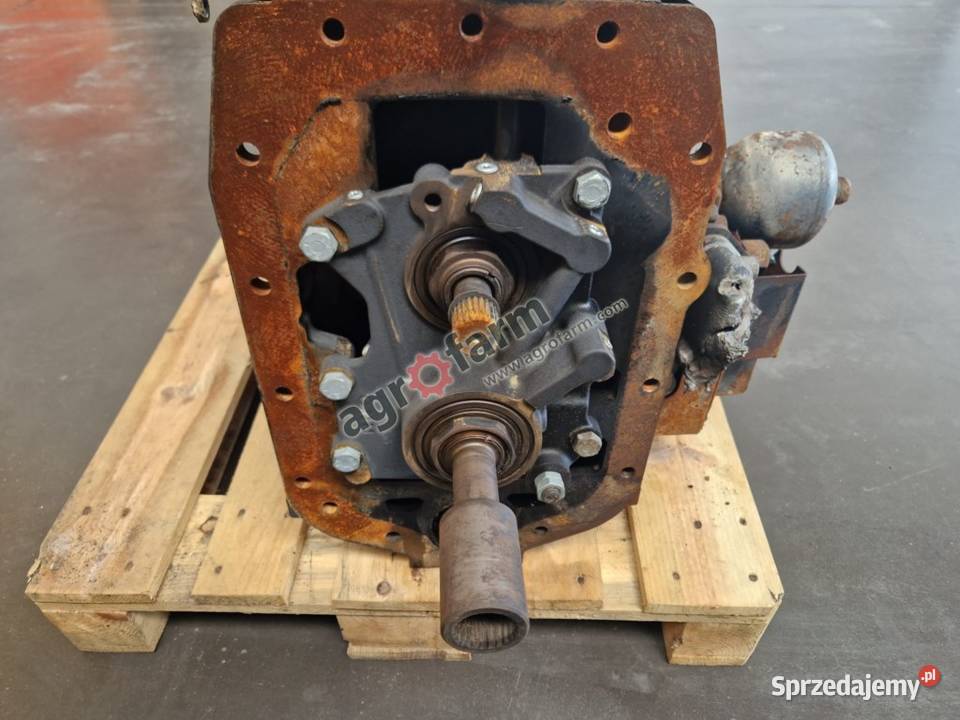 Skrzynia biegów Holland T6175 47556460 Byków