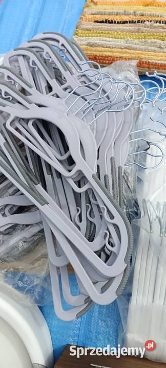 Wieszaki drewno plastik 3 kolory białe Gorzów Wielkopolski sprzedam