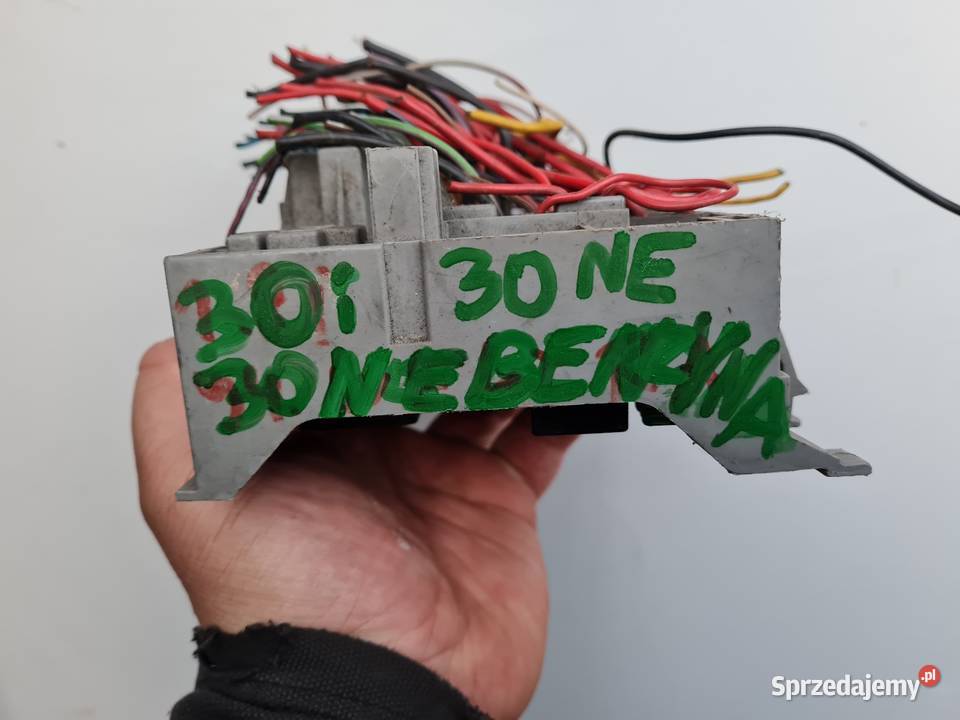Opel Senator B 30 30NE Skrzynka Bezpieczników Rok produkcji 1991 małopolskie Skawina