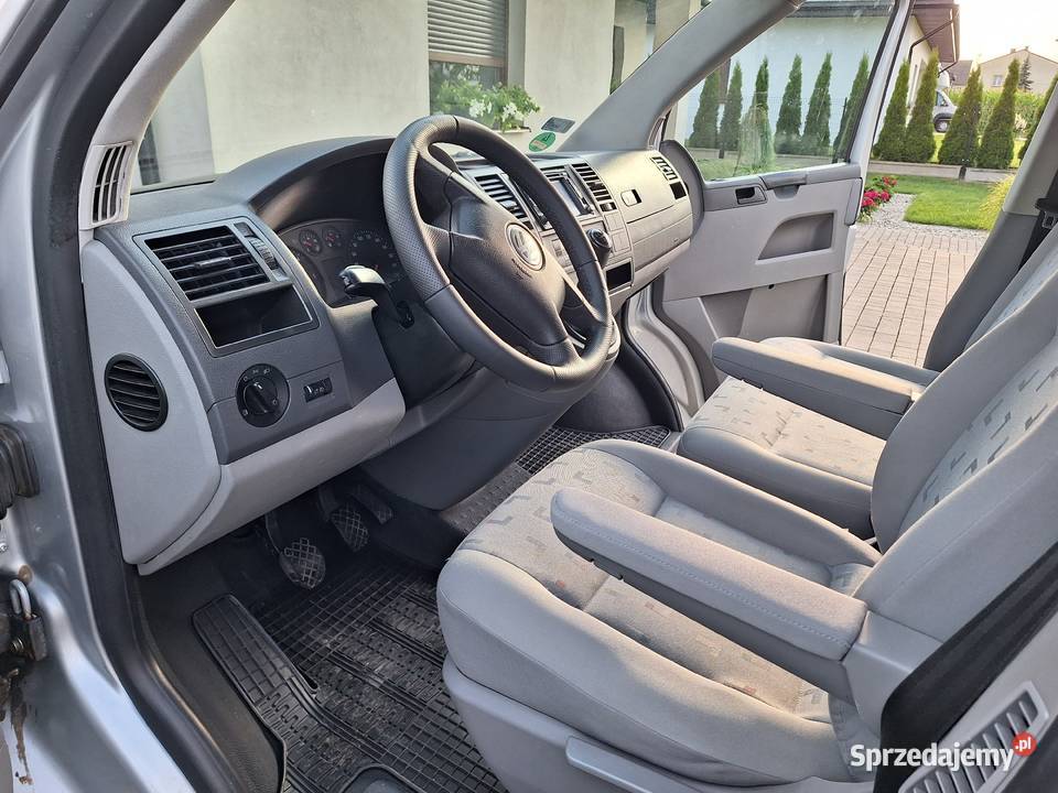 Wyporzyczalnia samochodów VW T5 Lang 9 osobowy Raczyn
