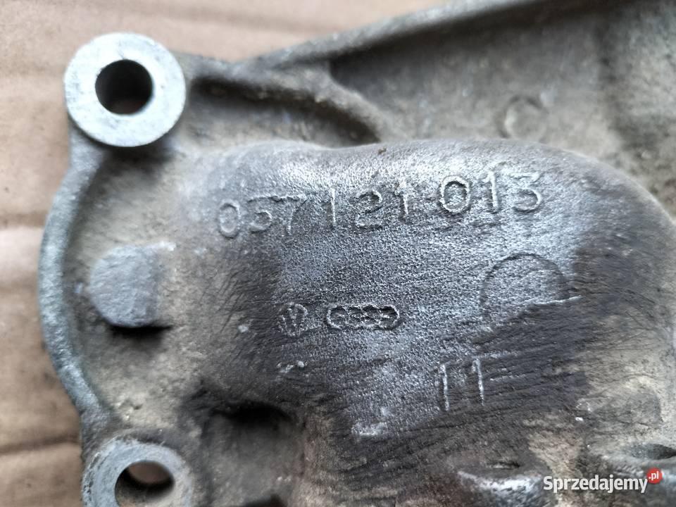 037121013 OBUDOWA POMPY WODY VW GOLF 2 3 AUDI 80 Kamień-Kolonia sprzedam