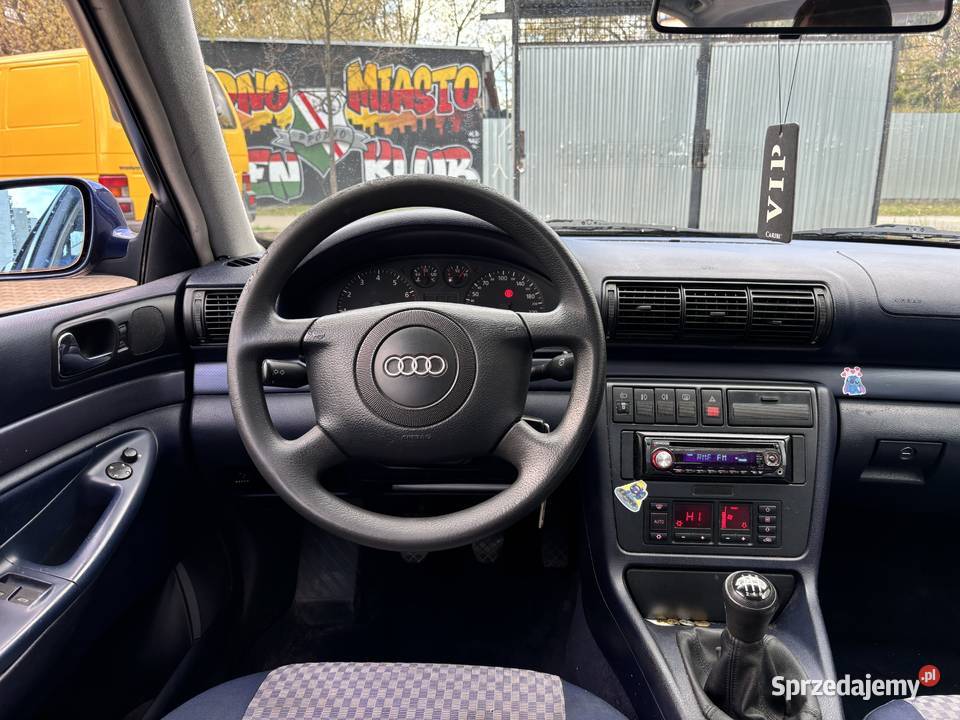 Solidna i zadbana babcia z gazem Audi a4 B5 18 ABS mazowieckie Warszawa