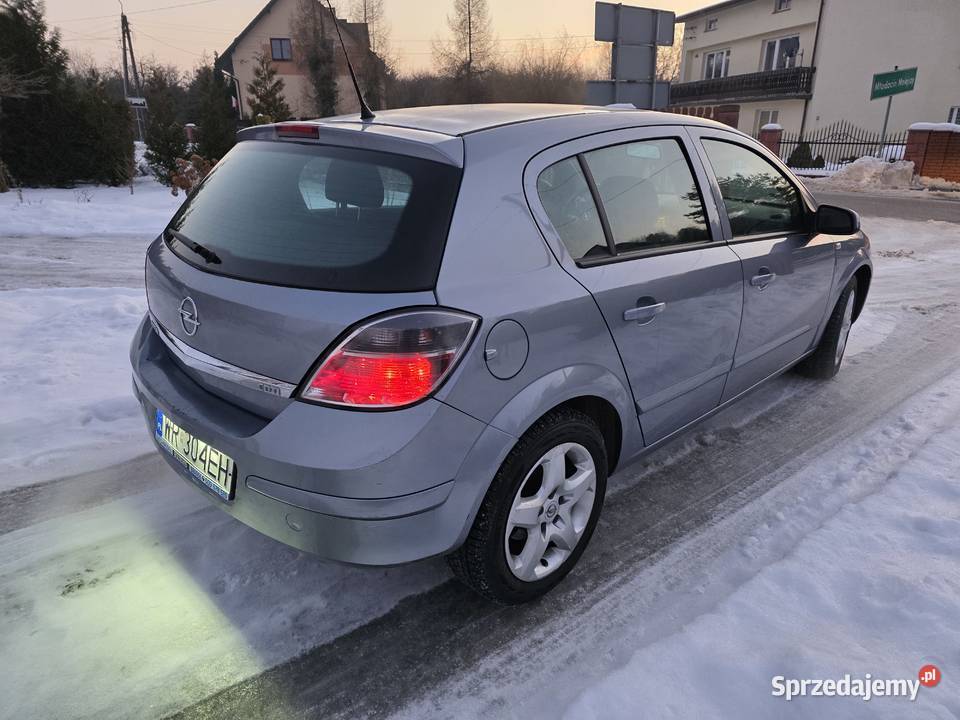 Opel Astra H 2007 6biegowa bez DPF nowy aku 155 diesel