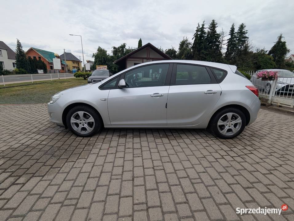 Opel Astra 16 ecotec stan niski przebieg Biała
