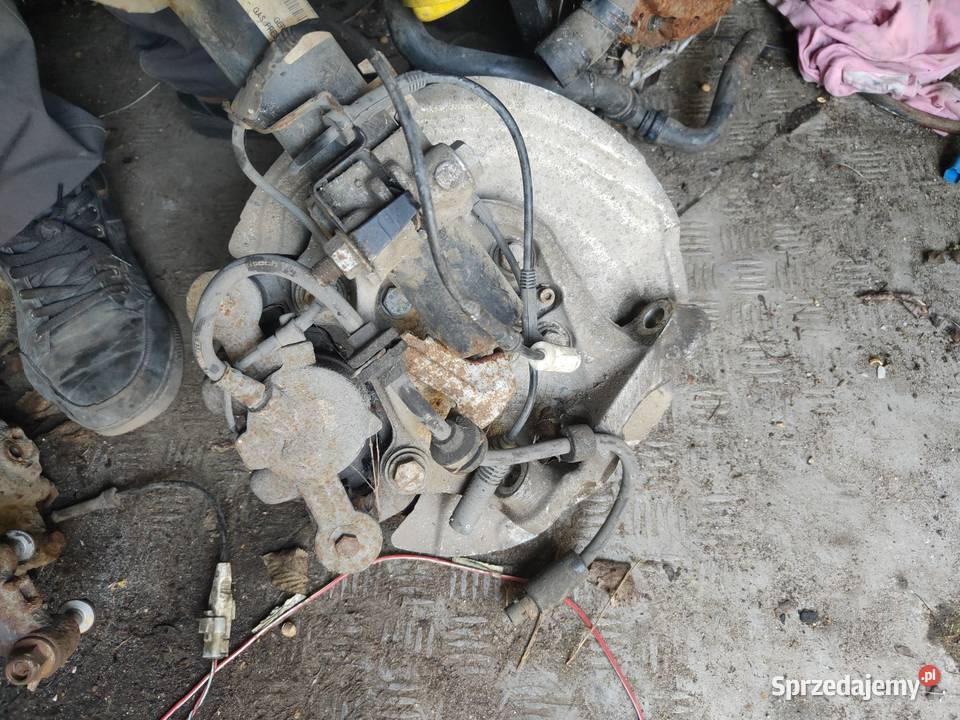 BMW e87 16 zwrotnica zawieszenie Przedecz