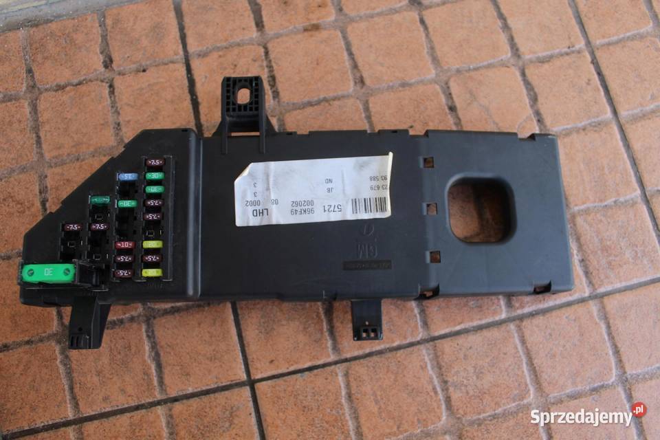 SKRZYNKA BEZPIECZNIKÓW OPEL VECTRA C 19 CDTI sprzedam