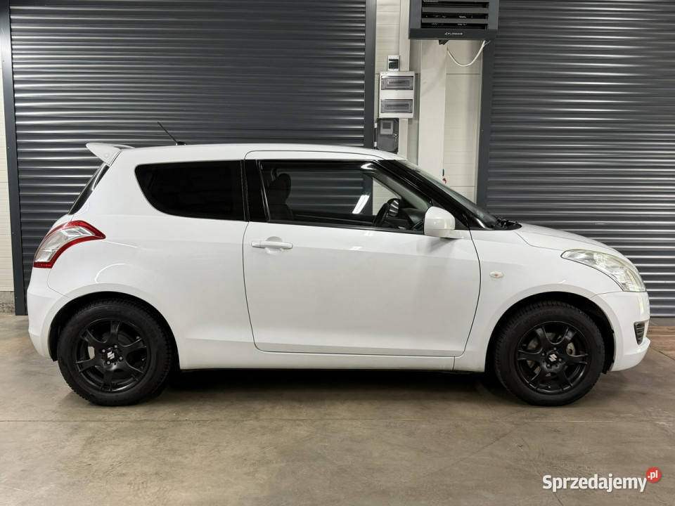 Suzuki Swift Bezwypadkowy 1WŁ Super stan Navi Swift Chechło