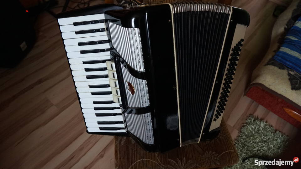 Akordeon Muza 80 bas Biała Panieńska sprzedam