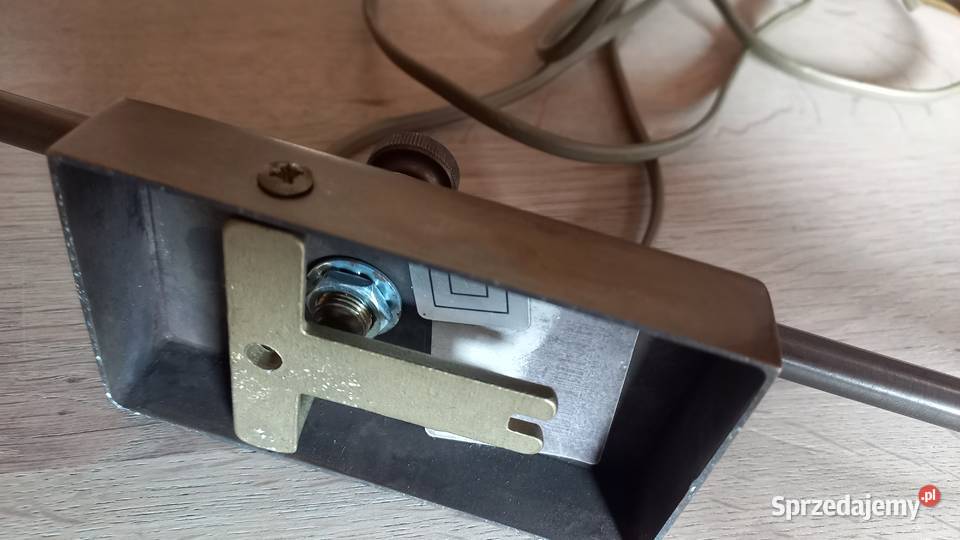 Kinkiet ścienny metalowy mosiężny ze szklanym