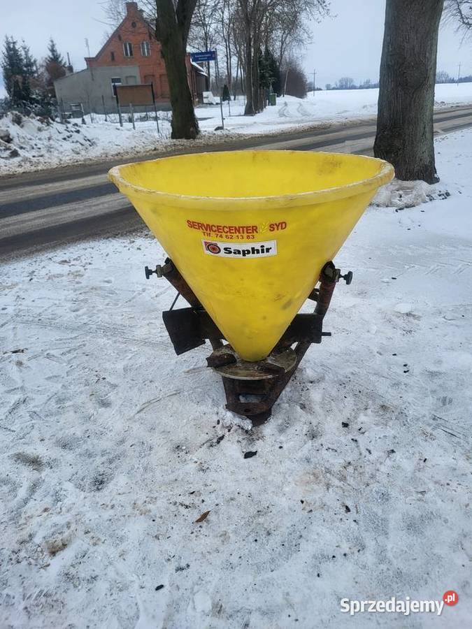 Rozsiewacz do nawozu Lejek w oryginalnym stanie Wąbrzeźno