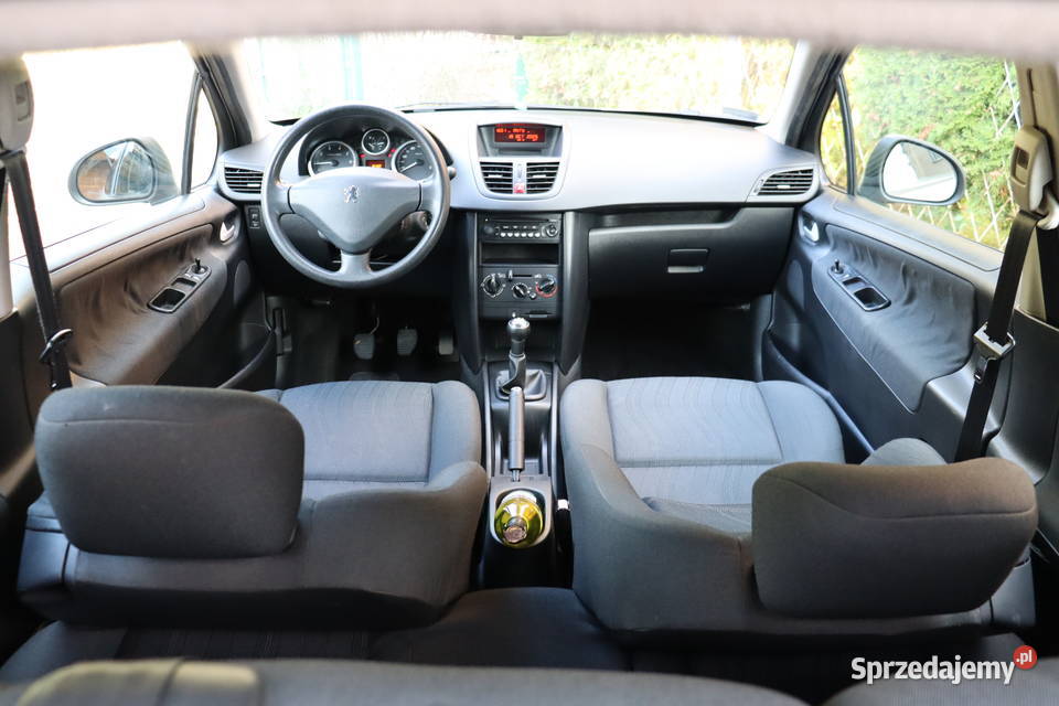 Peugeot 207 14 8V 73 NISKI PRZBIEG Fajny stan Rok produkcji 2007 Sosnowiec