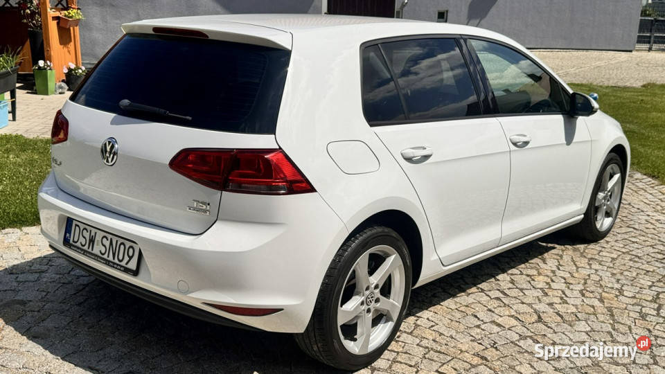 Volkswagen Golf VII 12 TSI 87 5drzwi Bały 2 kpl manualna Strzegom