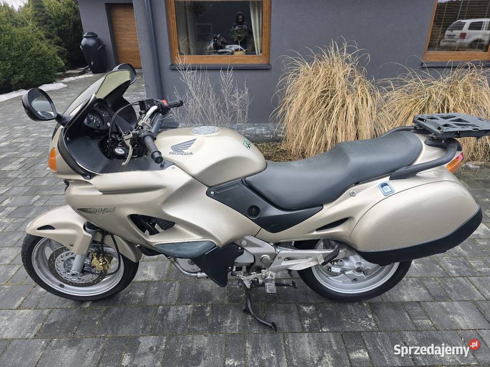 Honda NTV650 Deauville 26450 Prezentacja Wideo Sieradz
