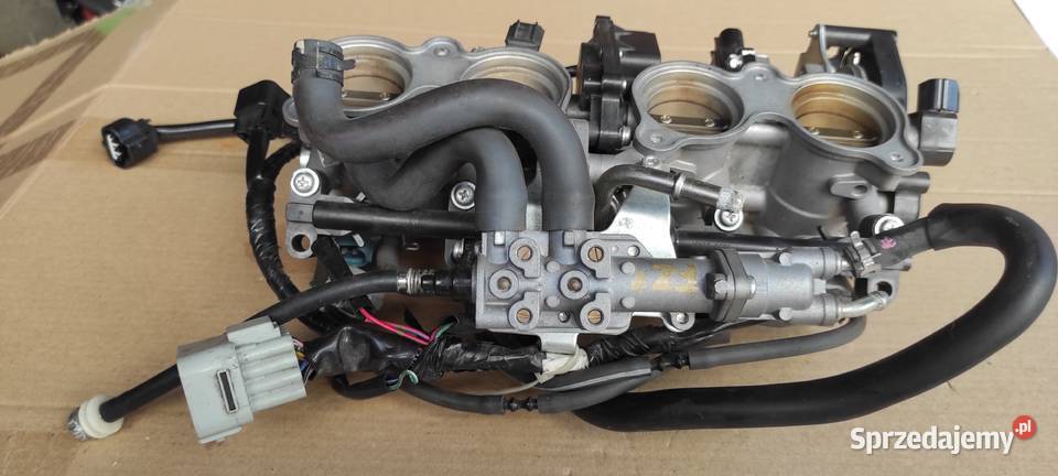 Yamaha FZ8 FZ 8 wtrysk listwa przepustnica mazowieckie Warszawa sprzedam