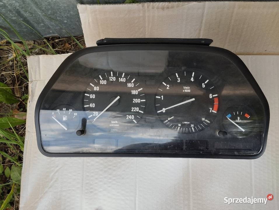 Licznik zegary BMW E34 VDO 110008360019