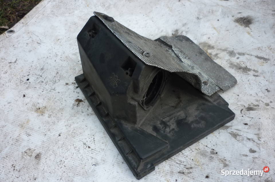 Obudowa filtra powietrza 19 tdi VW 8D0129607 M osobowe Kiszkowo sprzedam
