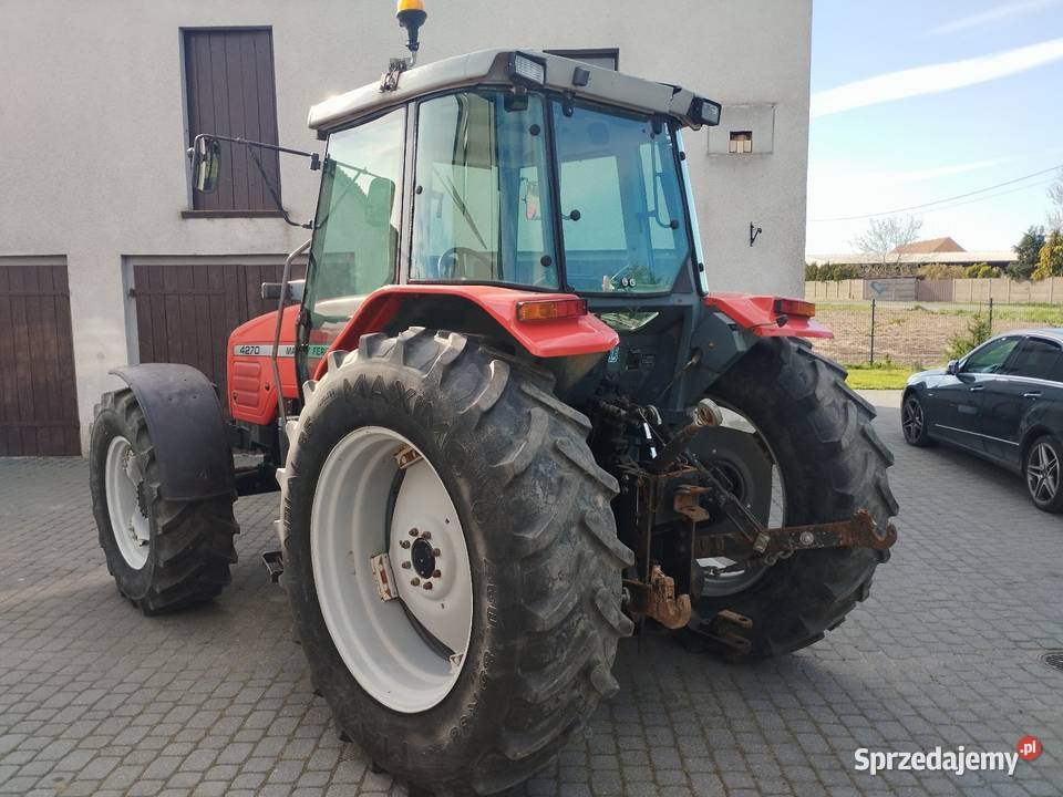 Ciągnik Massey Ferguson 4270 Radłów