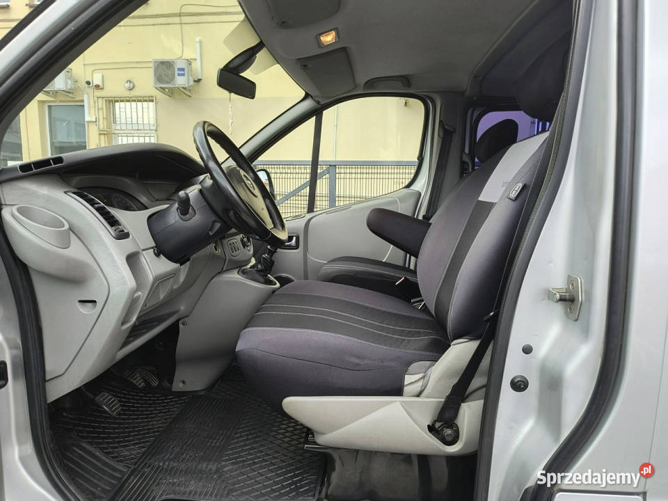 Opel Vivaro 9cio osobowy Salon HAK ALU I Bydgoszcz