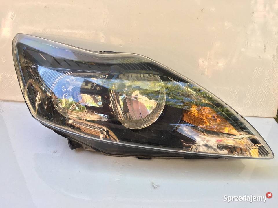 FORD FOCUS 2 LIFT PRAWA LAMPA PRZÓD CZARNA osobowe Ostroróg