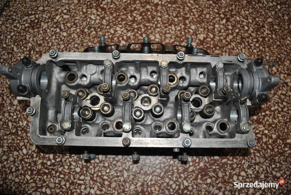 Głowica cylindrów LEWA AUDI A4B5 A6C5 A8D2 osobowe Głowice cylindrów Poręba