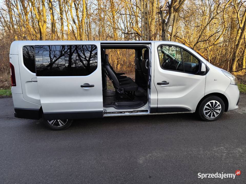 Renault Trafic Vivaro Long 8 osobowy krajowy czujnik zmierzchu Trafic Katowice sprzedam