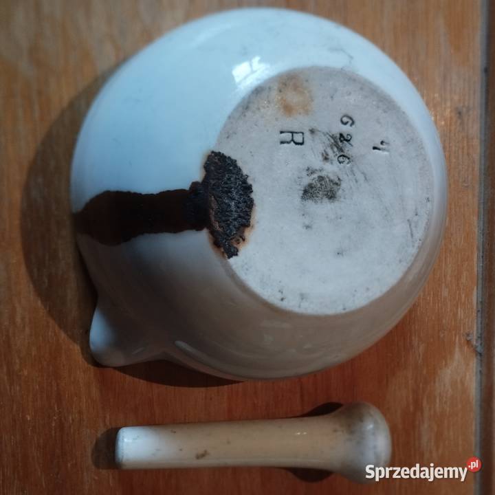 Stary możdzierz porcelanowy sygnowany z Gliwice