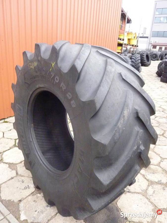 2x Opona używana rolnicza 60070R28 MICHELIN MACH Zaścianki sprzedam
