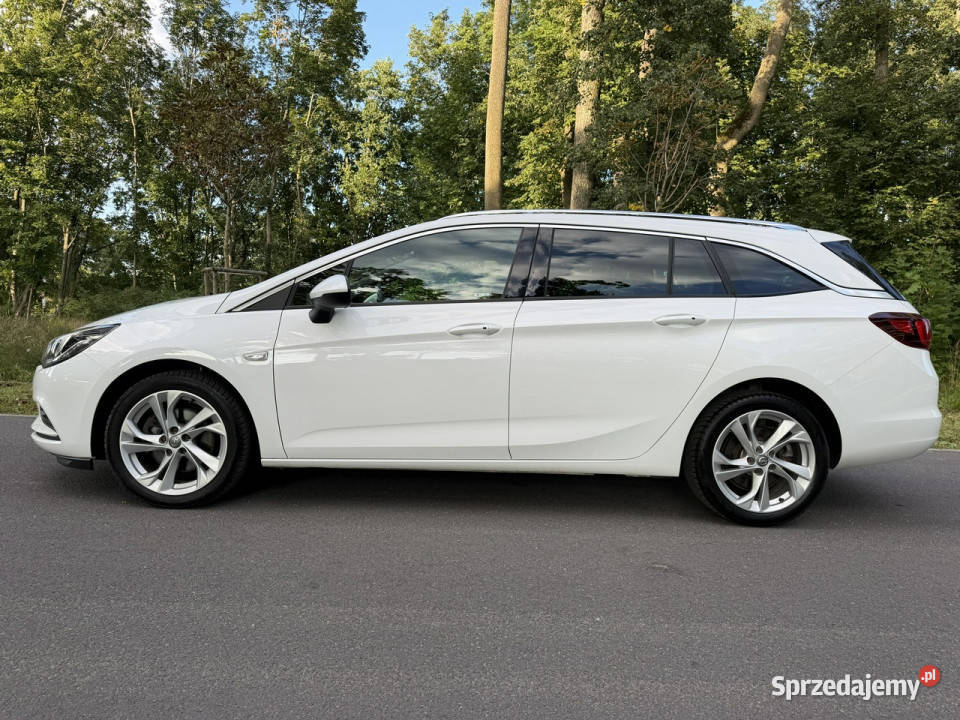 Opel Astra Cosmo Sport Tourer 16 CDTI 136 2016r Józefkowo