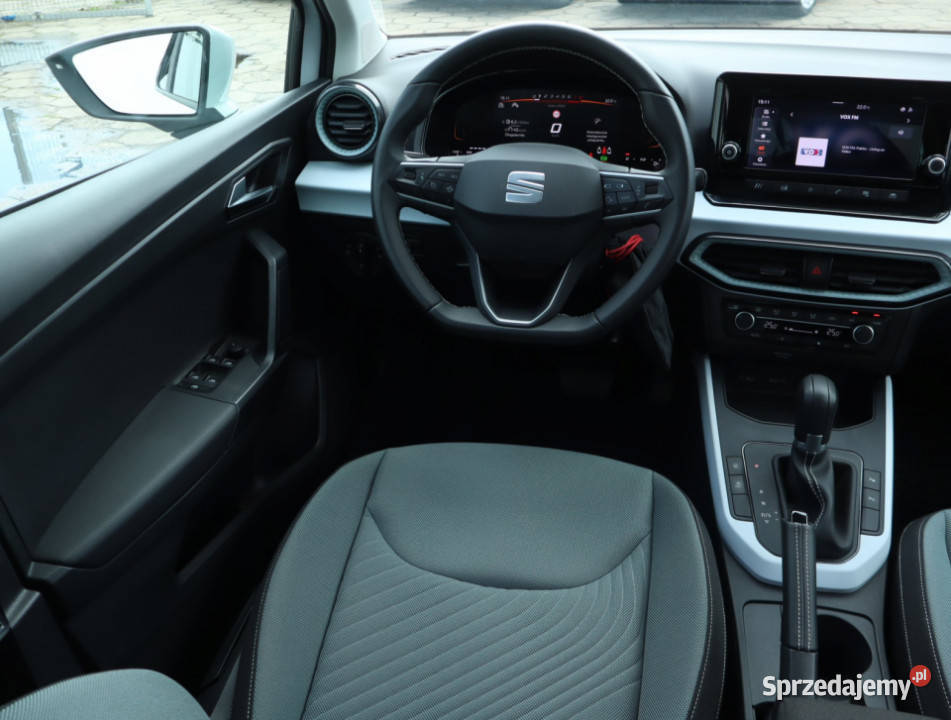 Seat Arona 10 TSI asystent pasa ruchu Łódź