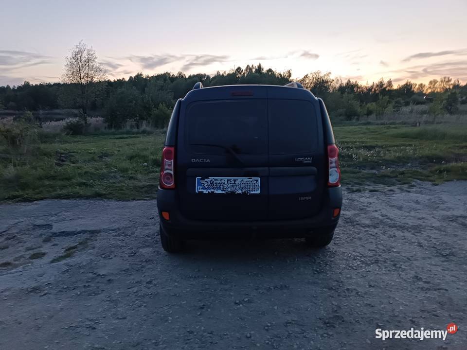 Dacia Logan mcv bg auto ma abonament na parkingu nieuszkodzony