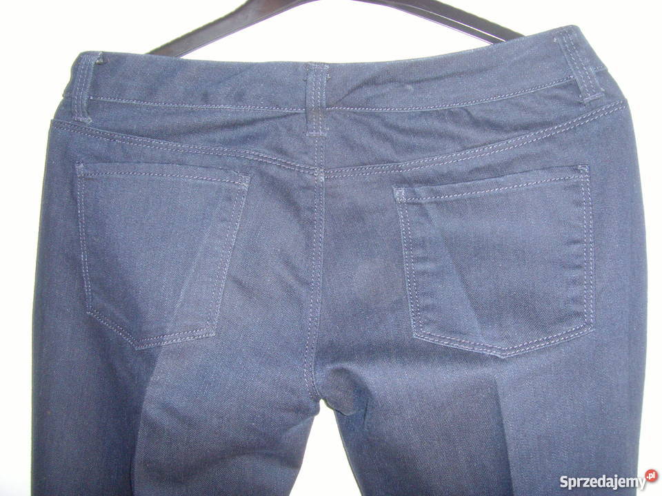 Jeansy Denim firmy Bershka rozszerzane u dołu Warszawa