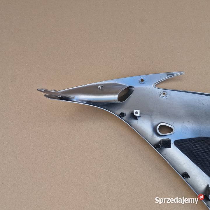 YAMAHA YZF RN12 OWIEWKA BOCZEK OSŁONA PRAWA Bieleń