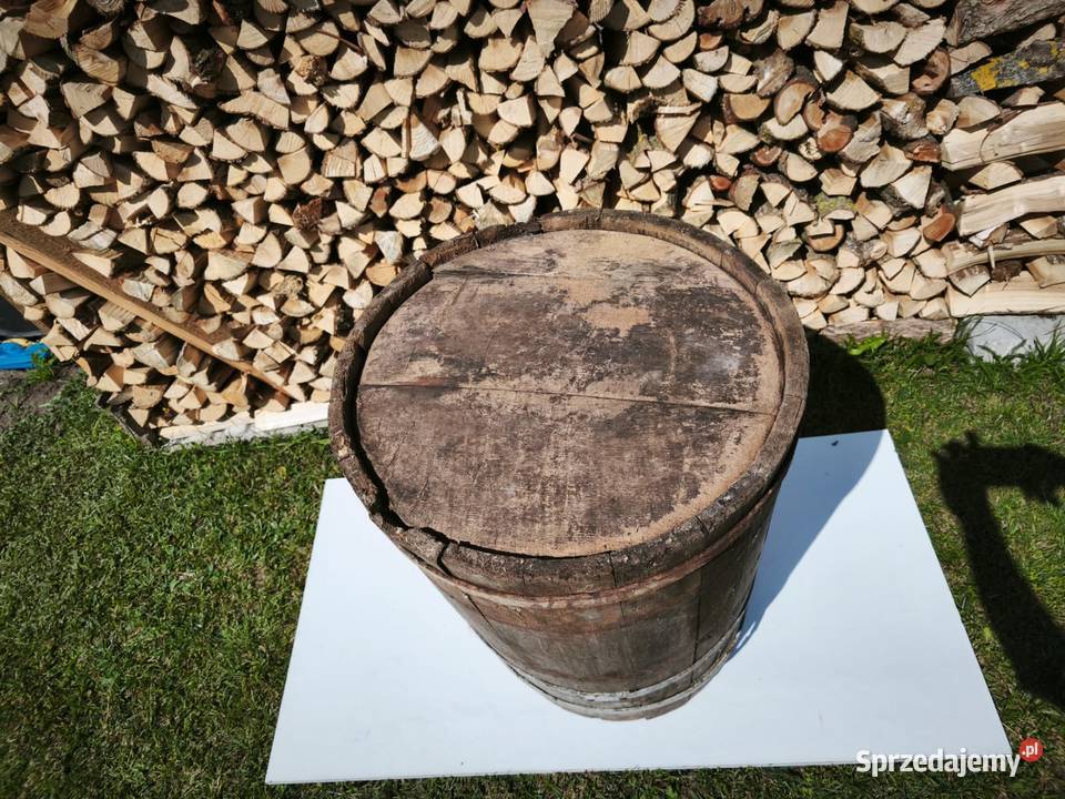 Zabytkowa drewniana beczka dębowa Siemianówka