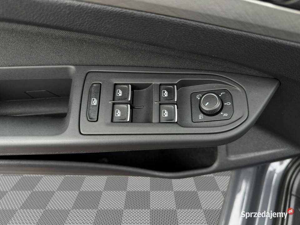 Volkswagen Golf CT534AA15 TSI Life Ambient szary