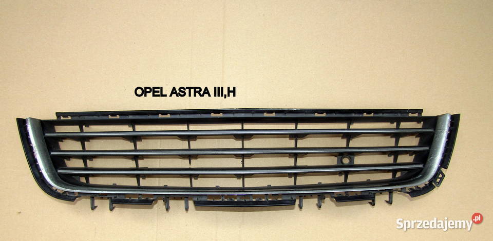 KRATKA ZDERZAKA ŚRODKOWA OPEL ASTRA IIIH Rok produkcji 2007 Mysłaków