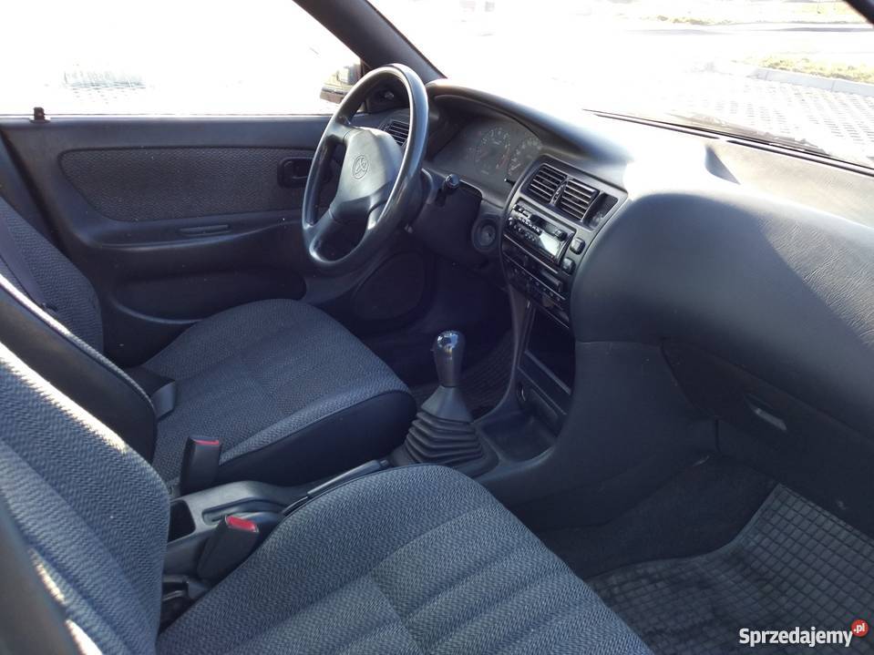 Toyota Corolla E10 Sedan XLi 1992 Skała