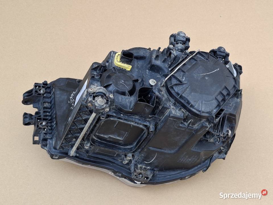 MERCEDES ACTROS ANTOS REFLEKTOR PRAWY LAMPA Bieleń