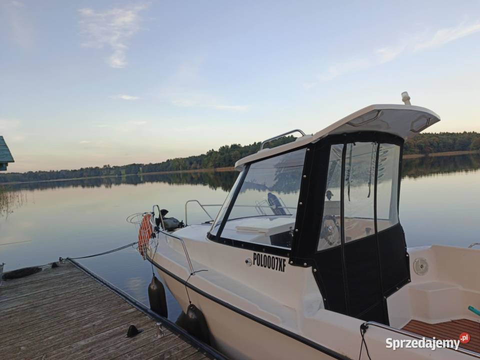 Łódź motorowa kabinowa pilothouse z silnikiem Elbląg