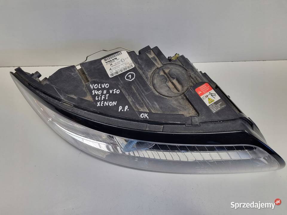 Volvo S40 II V50 LIFT PRZEDNIA LAMPA PRAWA prawy osobowe Lampy przednie lubelskie