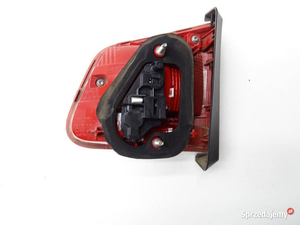 LAMPA LEWA LEWY TYŁ TYLNA W KLAPE 5N0945309 VW