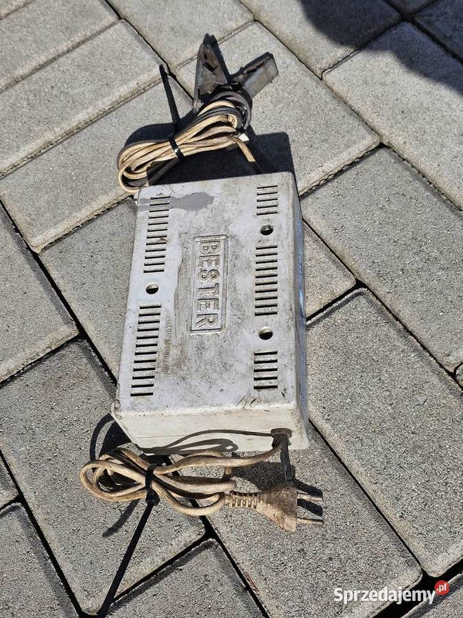 Prostownik 12V 4A Bester BSC 124 unikat stary Motoryzacja Ostrów Wielkopolski sprzedam