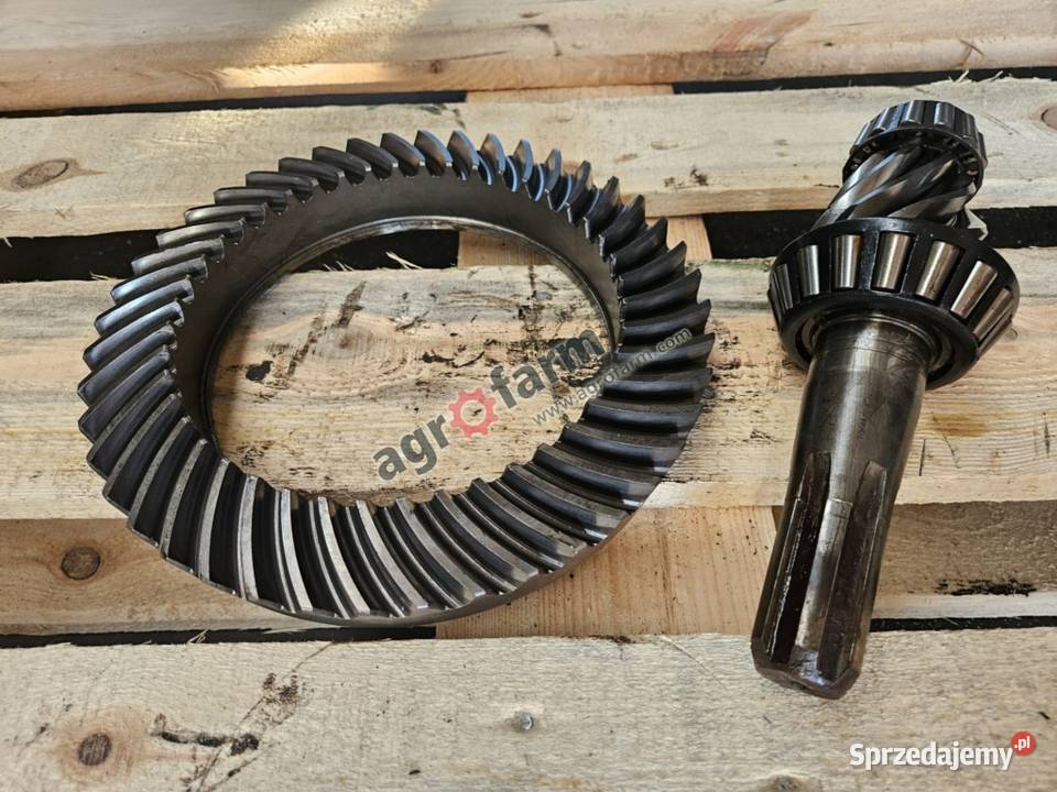 Wałek ataku koło Z9x44 FWD Massey Ferguson 2620 Byków